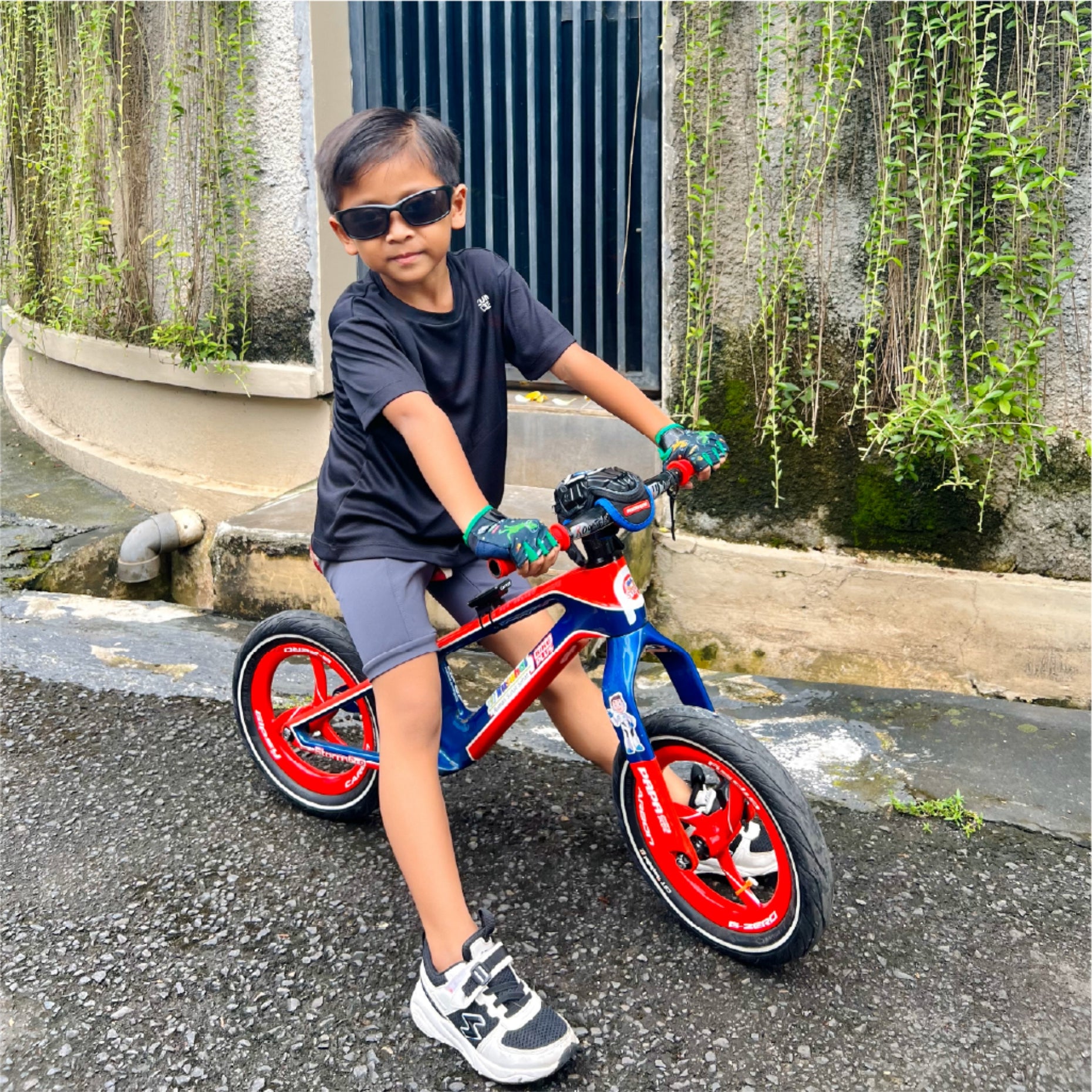 Astro Dino Cycling Gloves