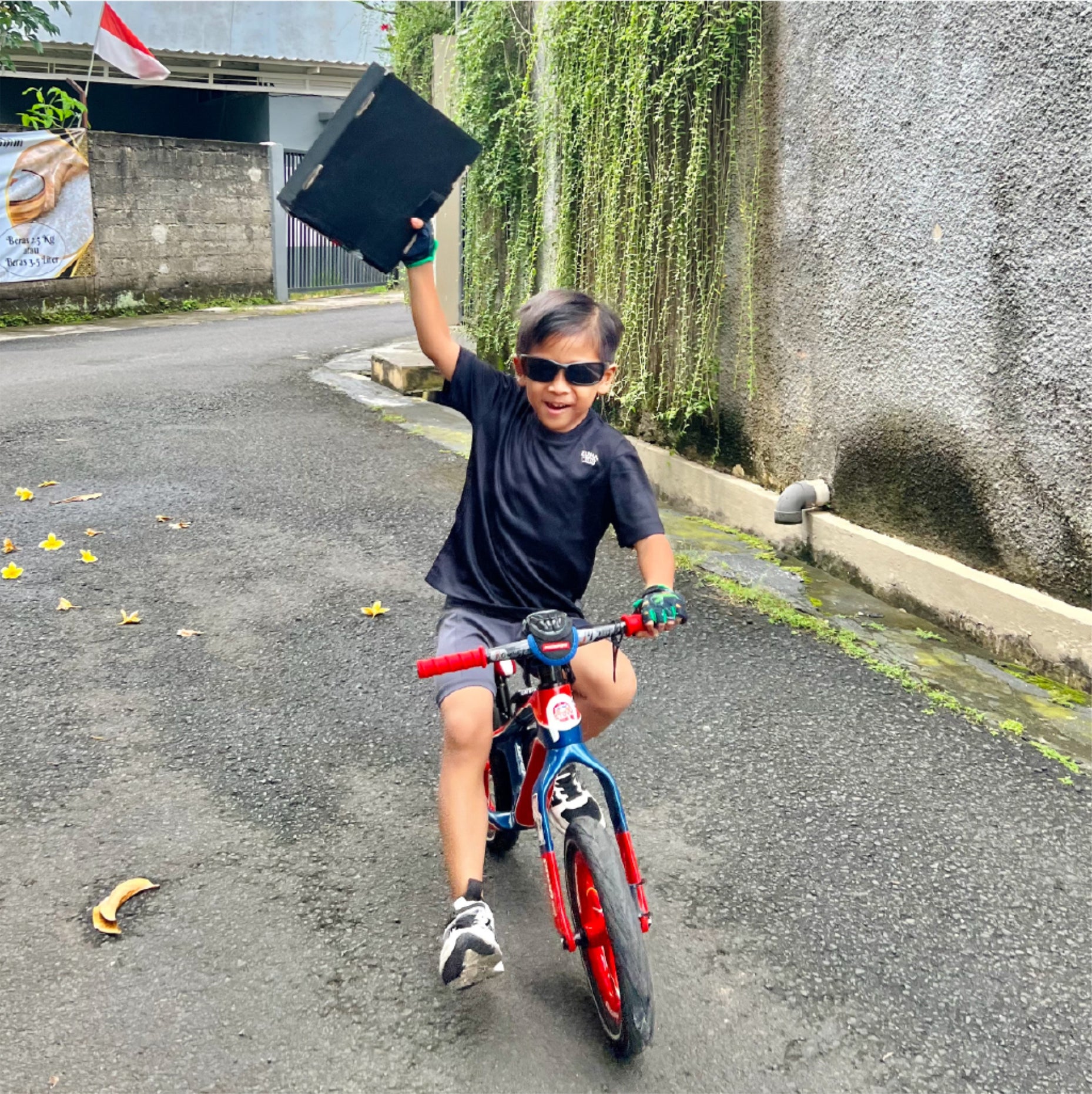 Astro Dino Cycling Gloves