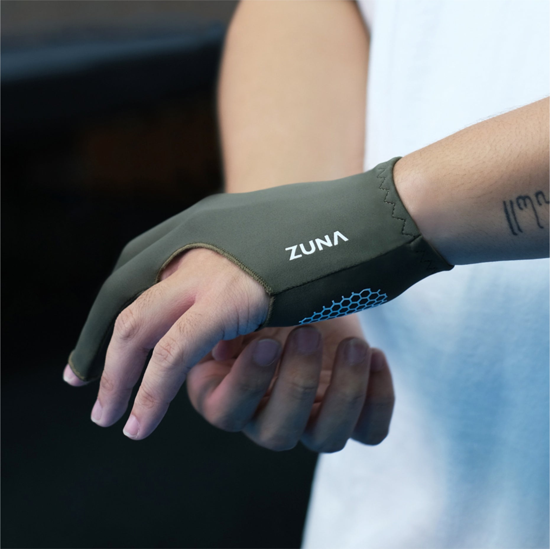 Cue Half Finger Billiard Gloves