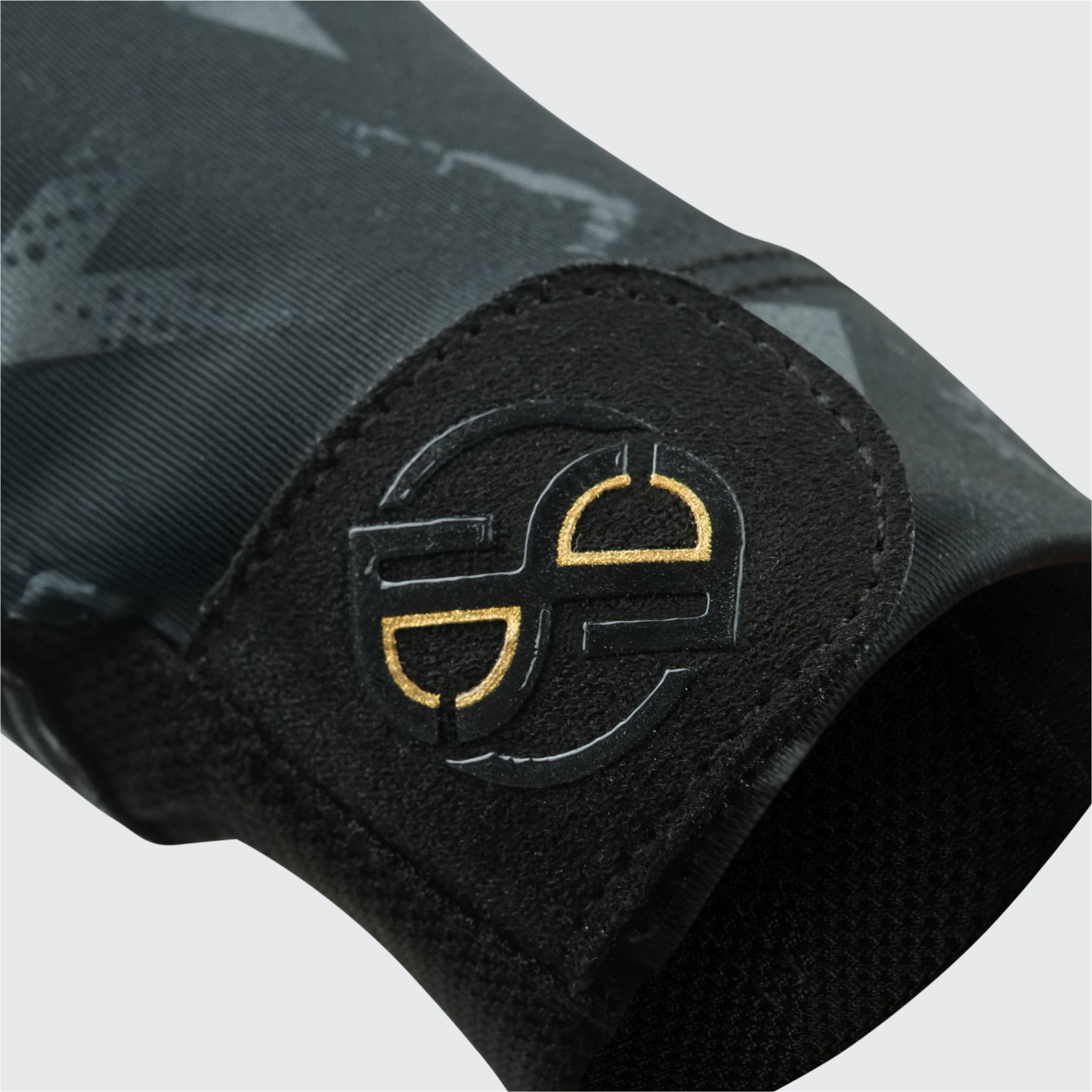 Zuna X Dinantios Pro Bridge Half Finger Billiard Gloves