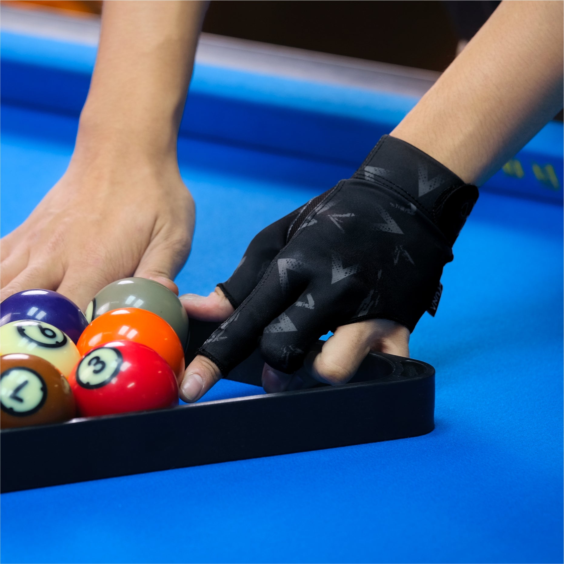 Zuna X Dinantios Pro Bridge Half Finger Billiard Gloves