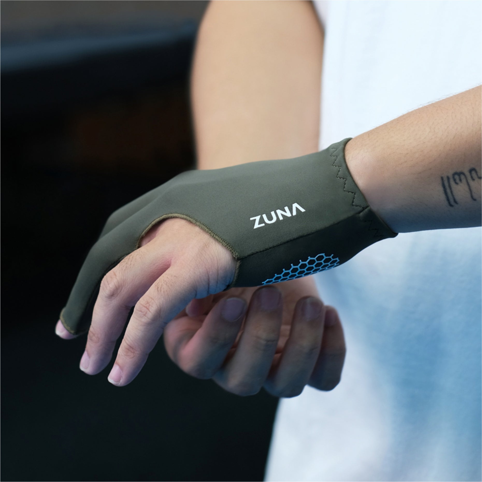 Cue Half Finger Billiard Gloves